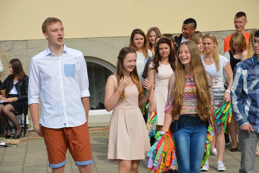 Zakończenie roku szkolnego w II LO w Głogowie [Zdjęcia, Film]