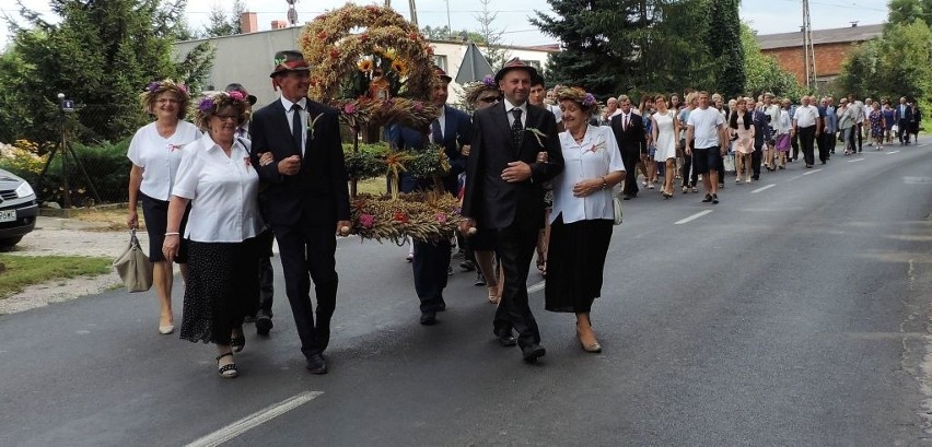 Mieszkańcy Dąbrowy obchodzą święto plonów [zdjęcia]