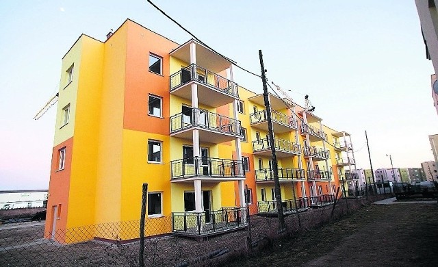 Według przyszłych mieszkańców, blok przy ul. Wojewódzkiego 34a już od kilku miesięcy wygląda tak, jakby można było w nim zamieszkać.