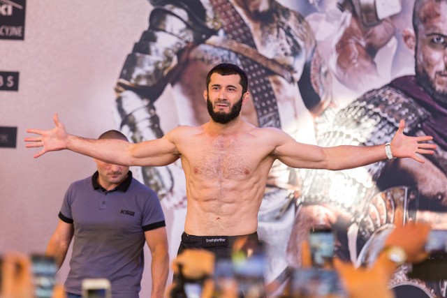 Superfight Mamed Khalidov (na zdjęciu) vs Tomasz Narkun w sobotę, 3 marca 2018, podczas gali KSW 42 w Atlas Arenie w Łodzi. Początek KSW 42 o godzinie 19.00. Transmisja w PPV i serwisie online.