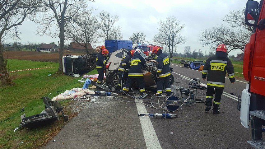 Bargłów Kościelny. Śmiertelny wypadek na DK 61. Tir czołowo...