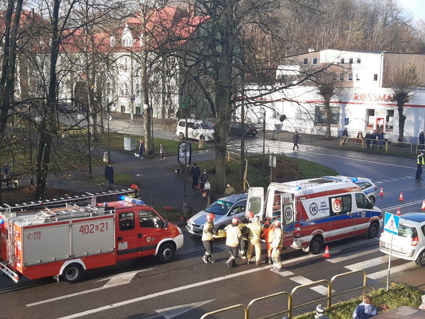 Potrącona rowerzystka w Miastku. Kobieta z urazem głowy...