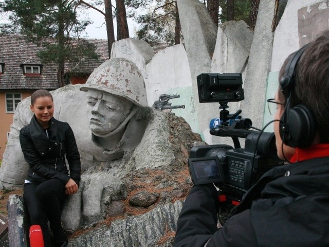 W trakcie nagrywania programu rzeczniczka urzędu miejskiego Patrycja Klarecka-Haładus mówiła, że poradziecki pomnik w Kęszycy Leśnej jest atrakcją dla turystów.