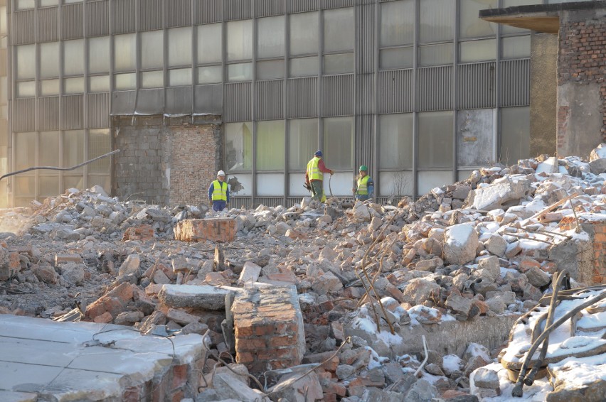 Wyburzanie wieżowca DOKP w Katowicach