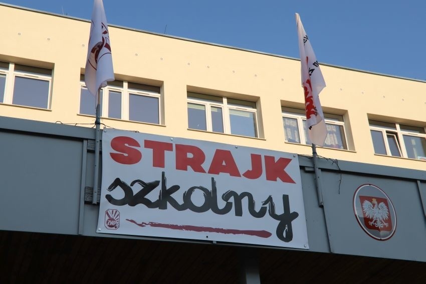 Strajk nauczycieli AKTUALNOŚCI Co z maturami 2019 strajk. Do...