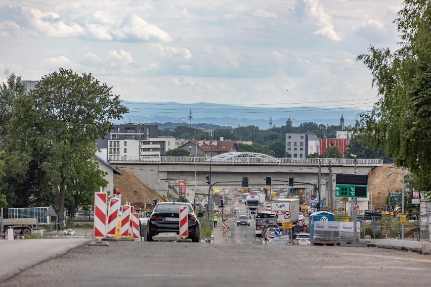 Masa remontów drogowych w różnych dzielnicach Krakowa. Sprawdźcie, czy utrudnienia nie dosięgną również was po długim weekendzie
