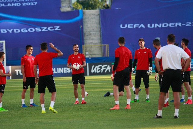 Piłkarze reprezentacji Macedonii na oficjalnym treningu na głównej płycie stadionu Zawiszy (tuż po konferencji prasowej) przed wtorkowym meczem z Serbią (godz. 18.00).