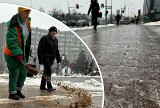 Uwaga! Szklanka na chodnikach w Kielcach! Piesi sie przewracają, drogowcy w akcji