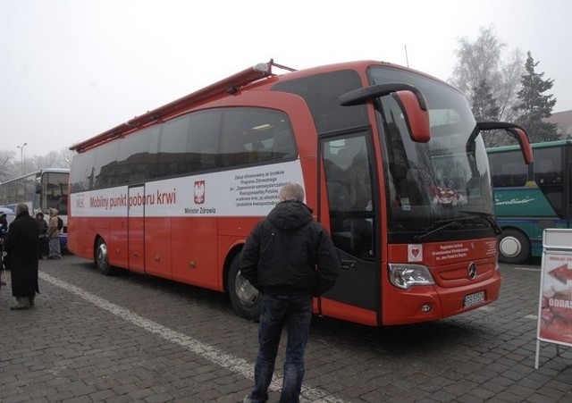 Autobus do poboru krwi w Slupsku