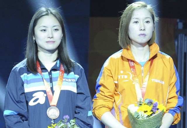 Li Qian (z lewej) wyleciała do Chin by odpocząć przed drugą częścią sezonu.