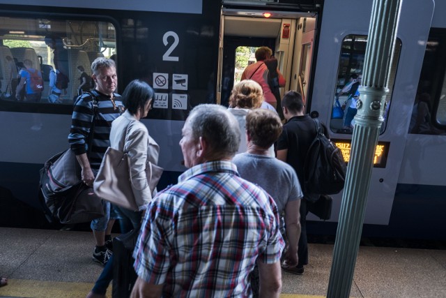 Pasażerów na linii Toruń-Warszawa nie brakuje