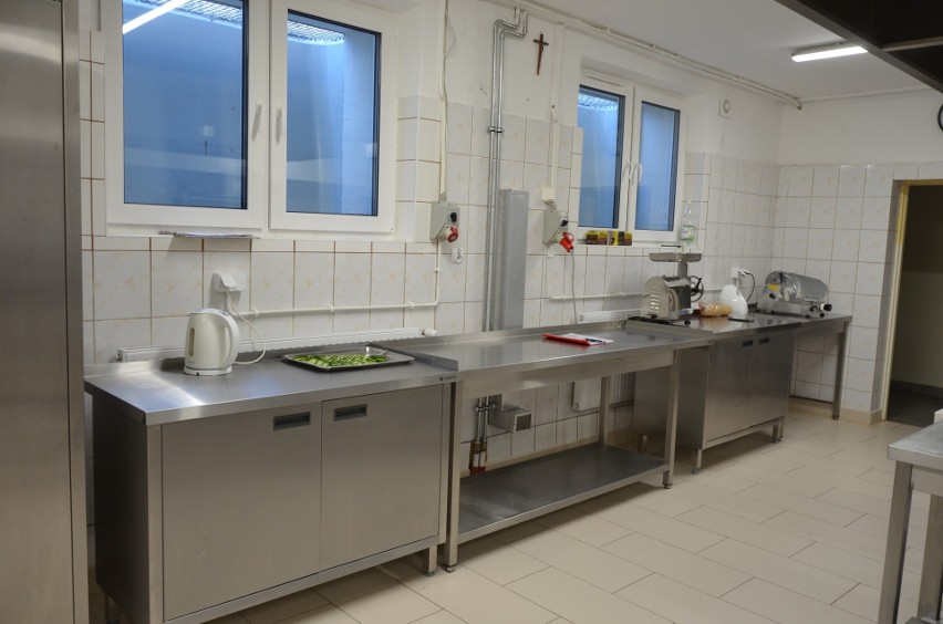 Kuchnia szkolna w Mąchocicach Kapitulnych wyremontowana i doposażona