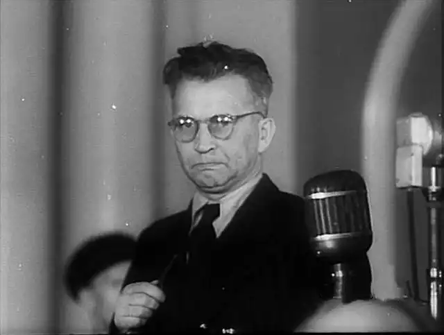 Gen. Leopold Okulicki podczas moskiewskiego procesu