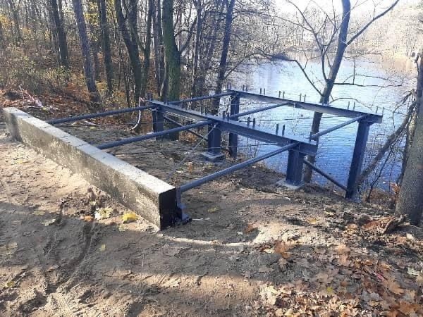 Nowy taras widokowy nad zalewem w Lisowicach. Niedługo będzie można z niego korzystać
