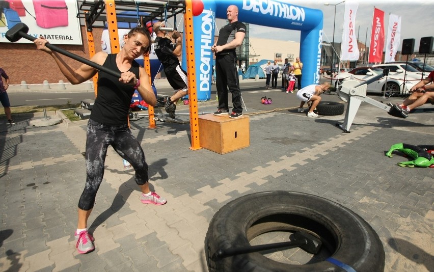 Wrocław: Siatkówka plażowa, pokazy fitness i zumba w Magnolii (ZDJĘCIA)