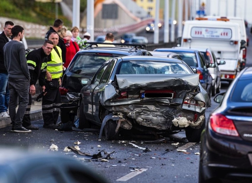 W Bydgoszczy zderzyło się siedem samochodów