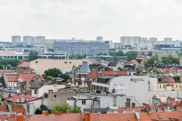 Ogólna liczba mieszkańców miasta może wynosić ponad 600 tys. osób. Jak się żyje w Poznaniu? Czym się poruszamy, czy jest bezpiecznie, jakie jest bezrobocie? Sprawdź!Czytaj dalej --->