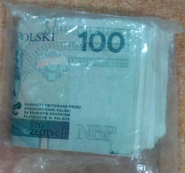 Plik zawiera banknoty o wysokich nominałach