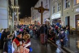 Tłumy wiernych wzięły udział w Diecezjalnej Drodze Krzyżowej w Bydgoszczy [zdjęcia]