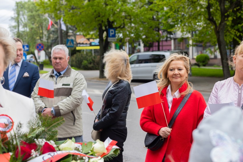 Mieszkańcy Grójca uczcili Święto Konstytucji 3 Maja. Była uroczystość i złożenie kwiatów. Zobacz zdjęcia
