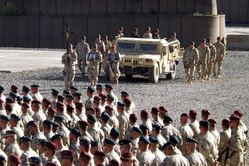 Afganistan: Polscy zołnierze pożegnali zabitego kolegę Jana Kiepurę [ZDJĘCIA]