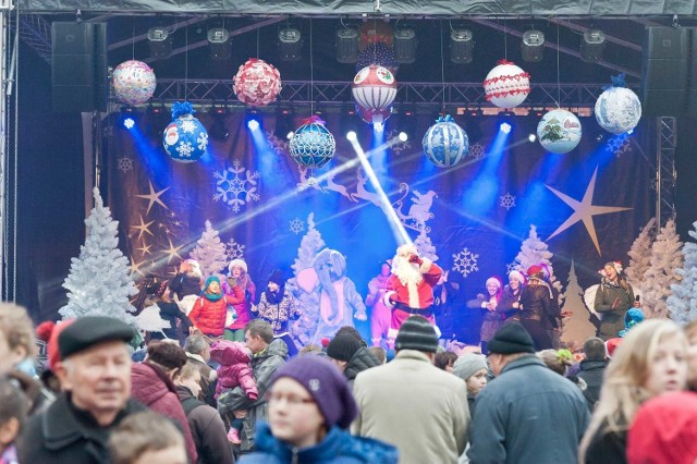 Zadaniem uczestników jest ozdobienie styropianowych bombek o średnicy 50 cm, które potem zawisną podczas iluminacji.