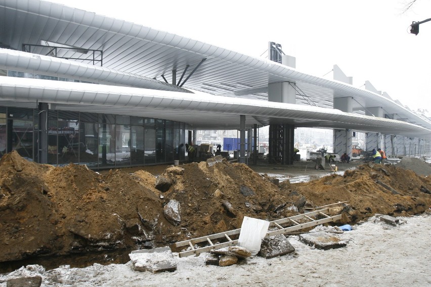 Opóźnienie na budowie dworca autobusowego w Tarnowskich Górach [ZDJĘCIA]