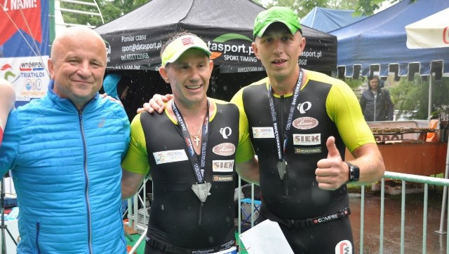 To trio, od lewej: Tomasz Wąsowski, Gerard Magdziarz i Karol Mochocki zapoczątkowało triathlonowe zawody w Skarżysku.