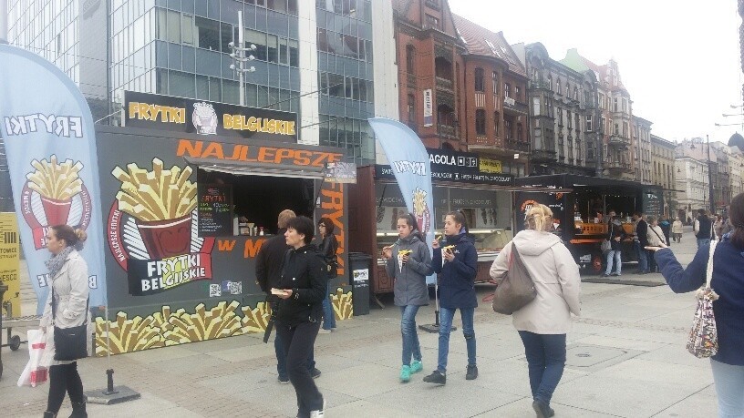 Food trucki na rynku w Katowicach