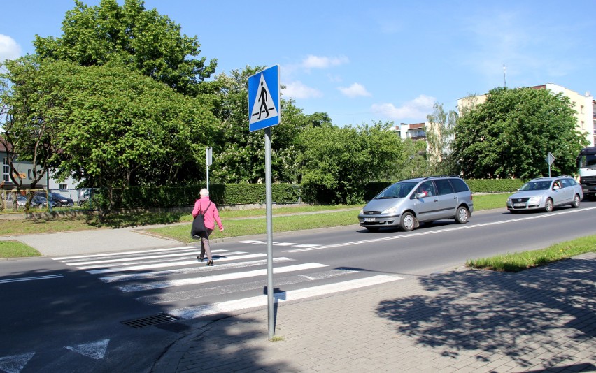 Przejście dla pieszych na ulicy 3 Maja. Jedno z trzech,...