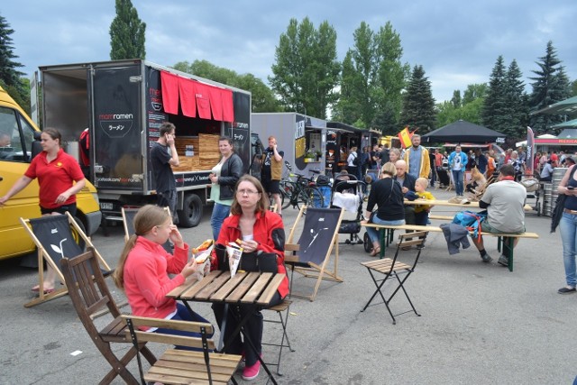 Zlot food trucków odbywa się w Sosnowcu w Parku Sieleckim