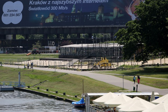 Dawna plaża w rejonie hotelu Forum