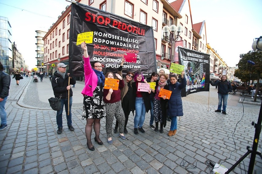 Pro life kontra LGBT we Wrocławiu. Gorąca pikieta [ZDJĘCIA]               