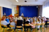 Akcja „Cała Polska czyta dzieciom” w Suchedniowie. Burmistrz czytał przedszkolakom bajki