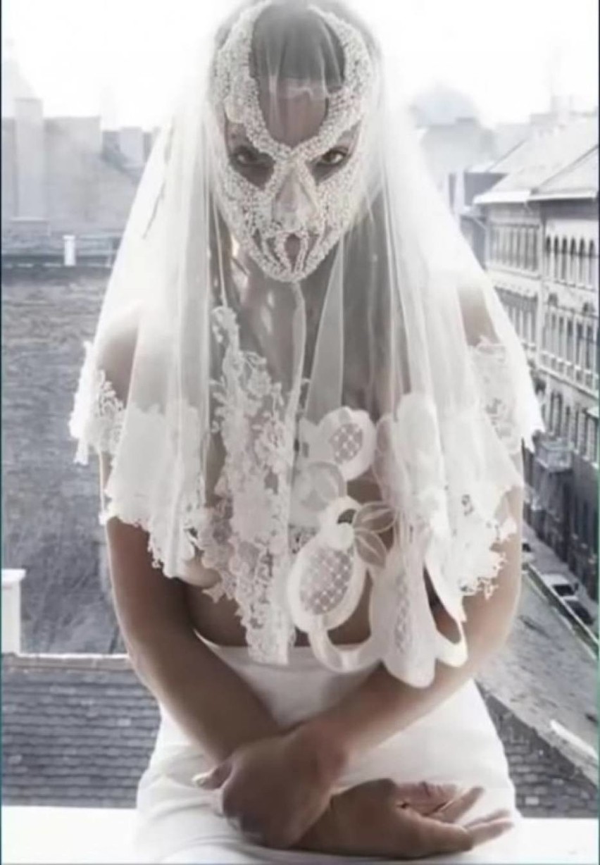 Jaka suknia ślubna? Zobaczcie najbrzydsze i najdziwniejsze ZDJĘCIA