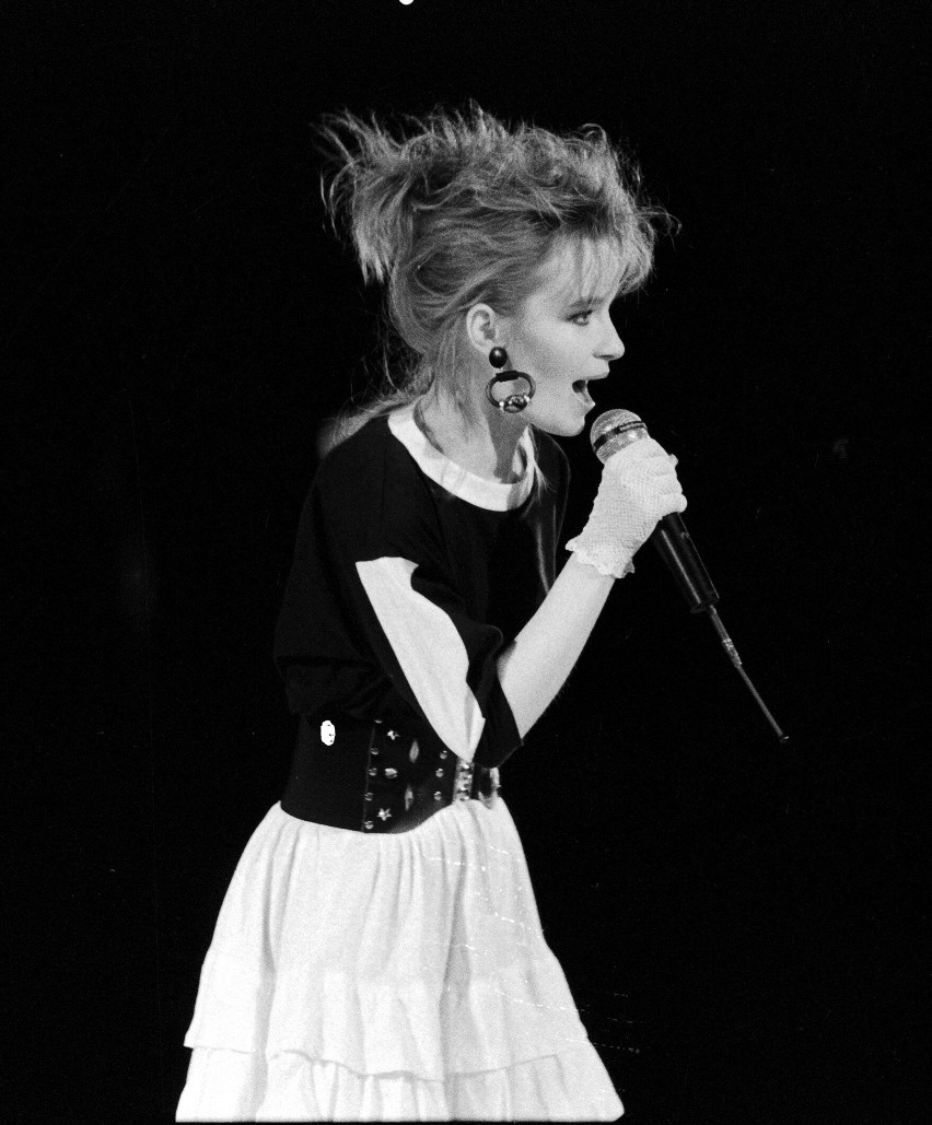 Halina Benedyk podczas koncertu w 1988 roku...
