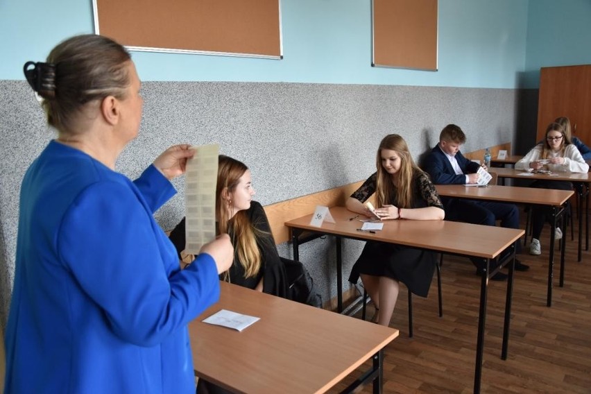 Egzamin gimnazjalny 2018 w Mikołowie. Obawy budzi rozprawka