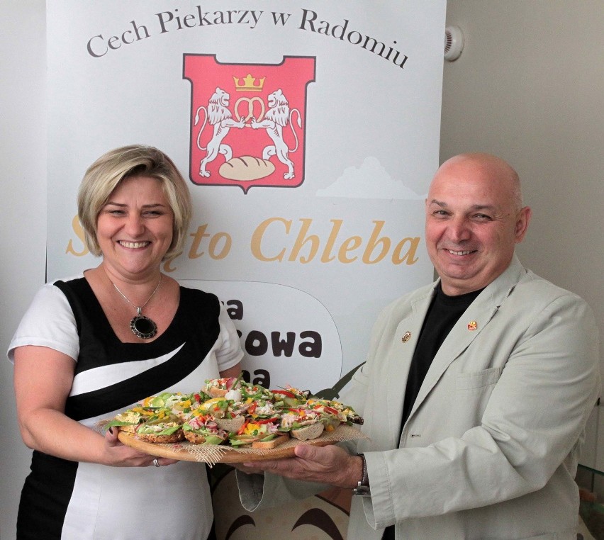 Na święto Cleba i smaczne kanapki zapraszają Ilona Jaroszek,...