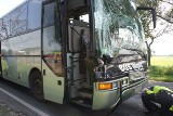 Autokar wiozący dzieci uderzył w tira pod Lipnem! [zdjęcia]