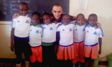 Ruch Chorzów: Kto nie chce zdjęć dzieci z Ugandy w koszulkach klubu?
