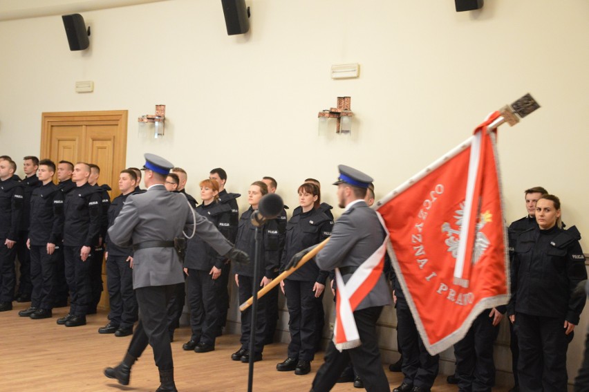 Młodzi adepci najbliższe sześć miesięcy spędzą w Szkole...