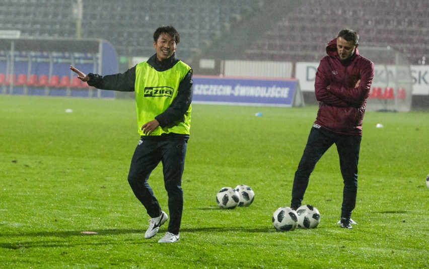 Trening Pogoni Szczecin na płycie głównej stadionu przy...