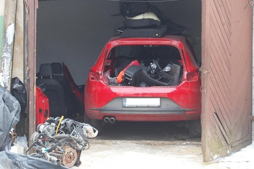 Dziupla z złodziei samochodów w Ksawerowie pod Łodzią
