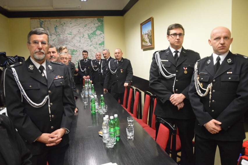 Strażacy ochotnicy z gminy Tarnów zostali doposażeni sprzętem niezbędnym do ratowania życia
