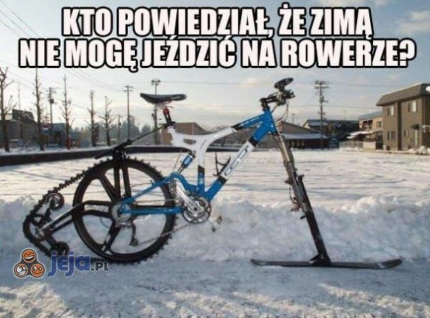 Memy o jeździe na rowerze zimą bawią użytkowników sieci, którzy chętnie udostępniają te humorystyczne grafiki. Zobacz i uśmiechnij się!