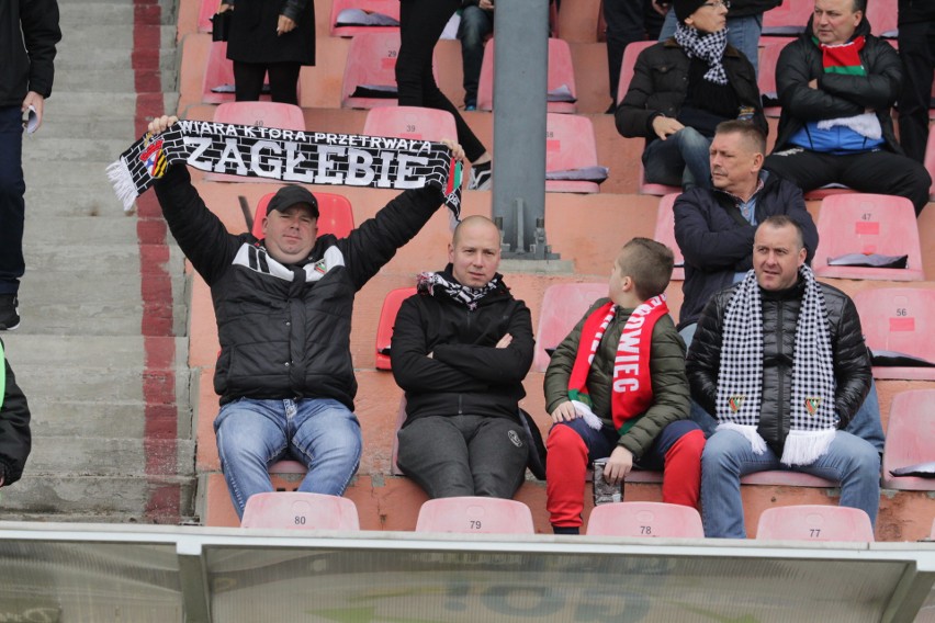 Zagłębie gładko przegrało 4:2. Kibice opuszczali stadion...