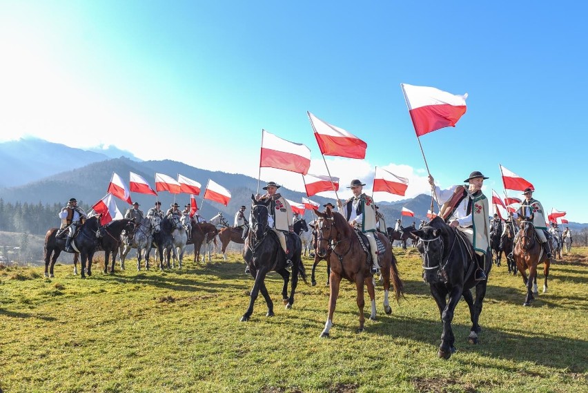 Zakopane. Góralska banderia konna na 100 lat niepodległości [ZDJĘCIA]