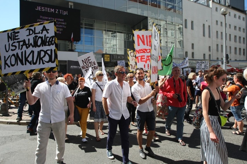 Wrocław: Protest zespołu Teatru Polskiego. Nie chcą Morawskiego na dyrektora (ZDJĘCIA)