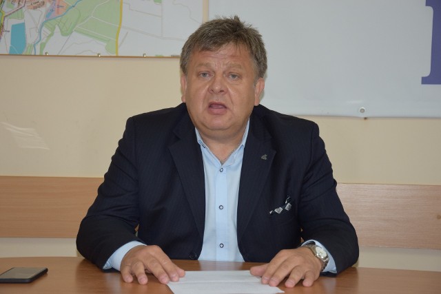 Radny PiS w powiecie prudnickim Dariusz Kolbek ostro starł się ze starostą Radosławem Roszkowskim z PO.