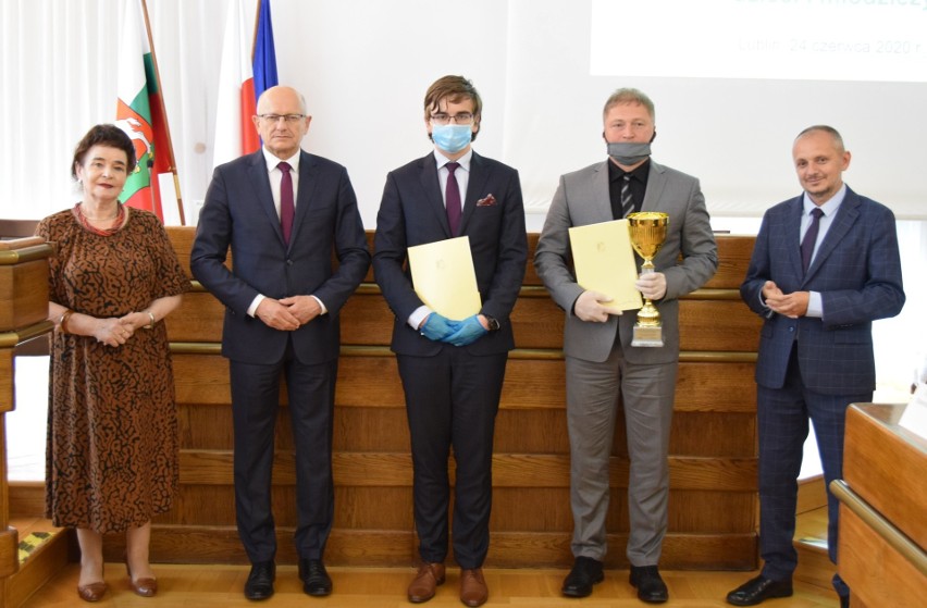 Nagrody dla najlepszych uczniów w Lublinie. Sprawdź, które szkoły mają najwięcej laureatów. Zobacz zdjęcia